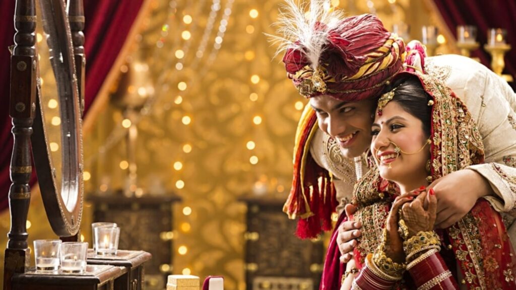 सुखी दांपत्य जीवन के लिए 10 अचूक उपाय (Happy Married Life Tips)